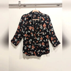 🛑 Missing 2 Buttons 🛑 Black Floral Button Down Blouse Size Medium